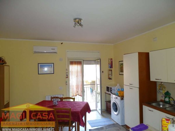 appartamento in vendita a Camporotondo Etneo in zona Centro Storico