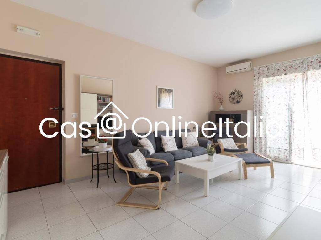 appartamento in vendita a Camporotondo Etneo in zona Centro Storico