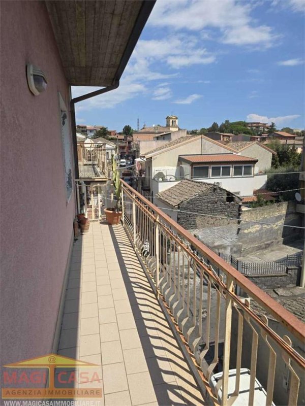 appartamento in vendita a Camporotondo Etneo in zona Centro Storico