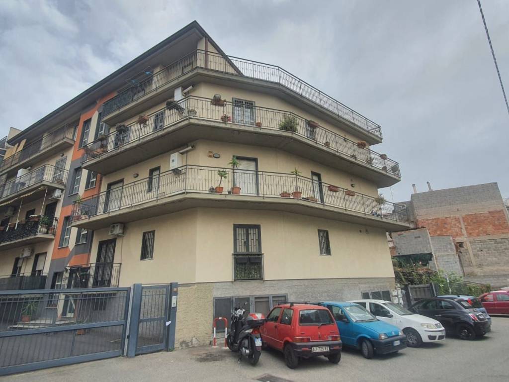 appartamento in vendita a Camporotondo Etneo
