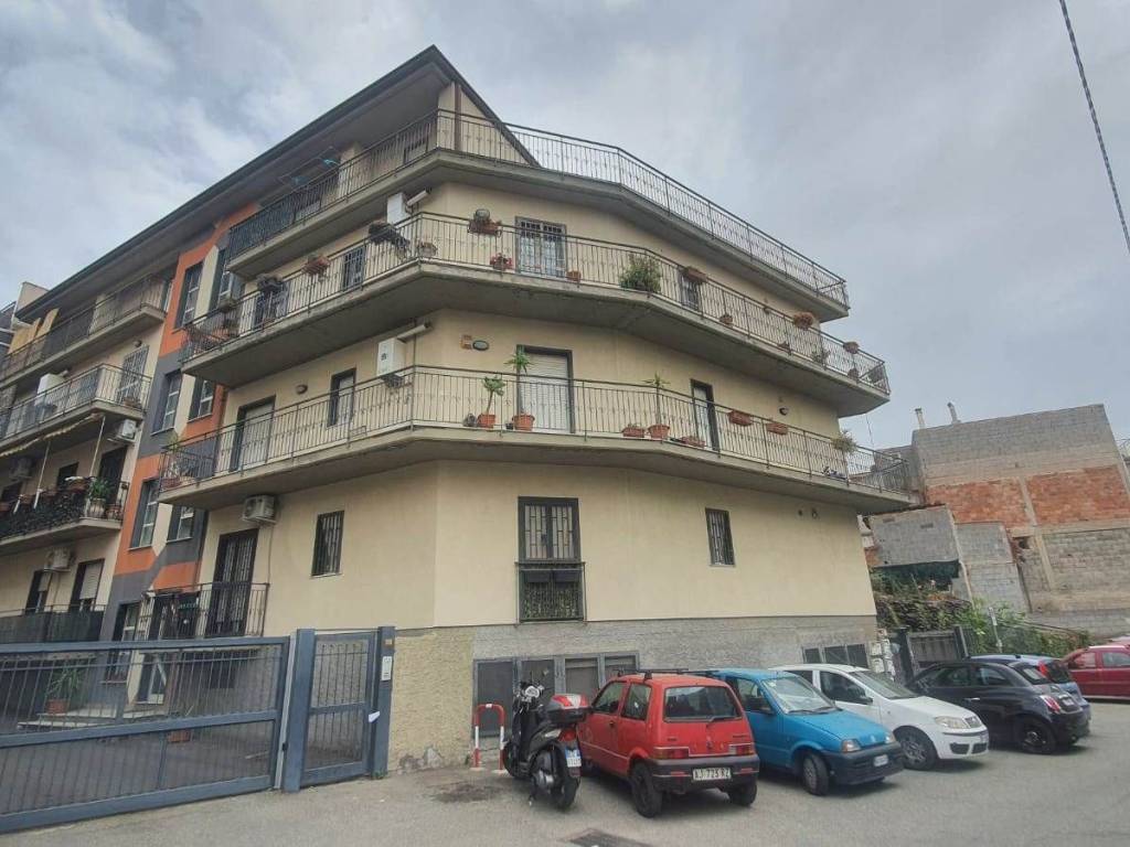 appartamento in vendita a Camporotondo Etneo