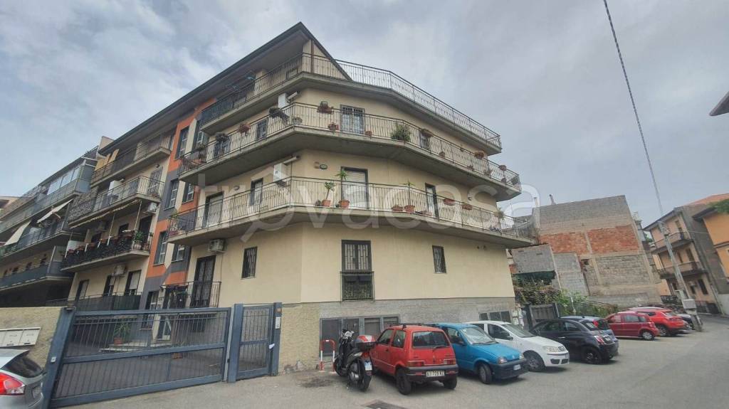 appartamento in vendita a Camporotondo Etneo