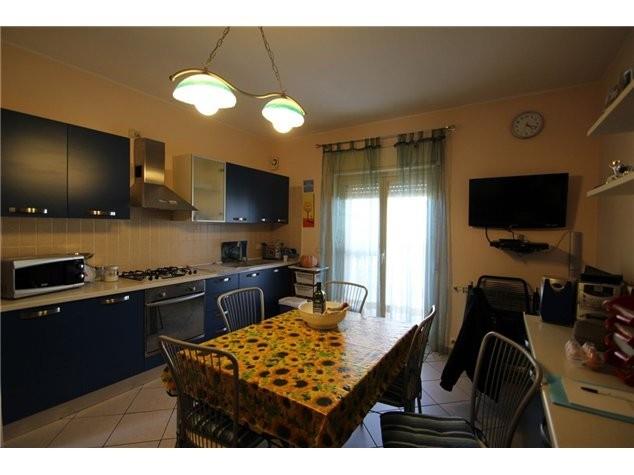 appartamento in vendita a Camporotondo Etneo