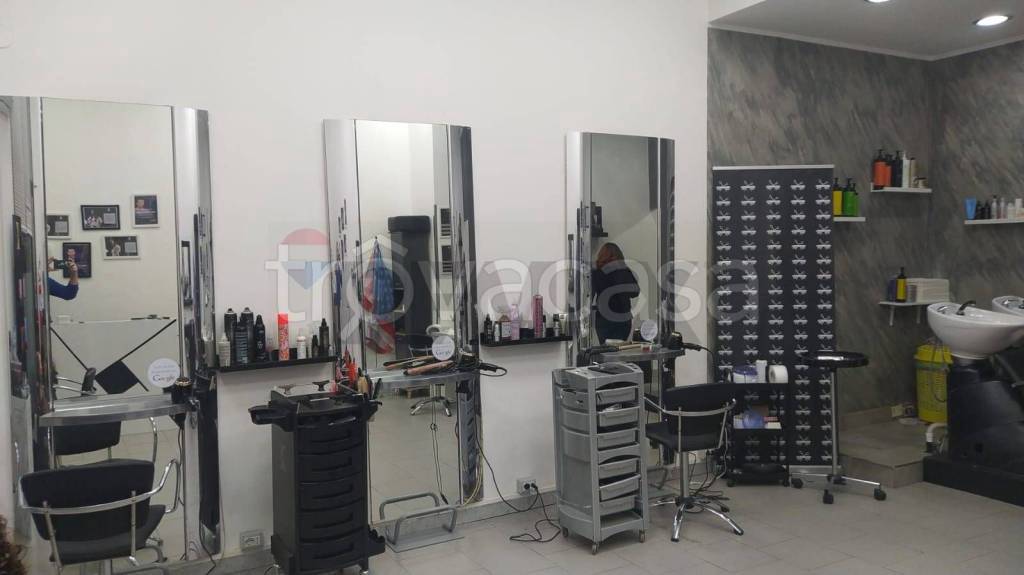 negozio in vendita a Camporotondo Etneo in zona Centro Storico