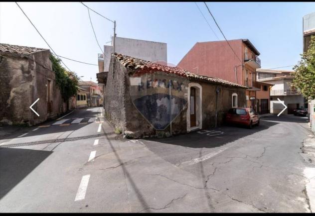 casa indipendente in vendita a Camporotondo Etneo in zona Centro Storico