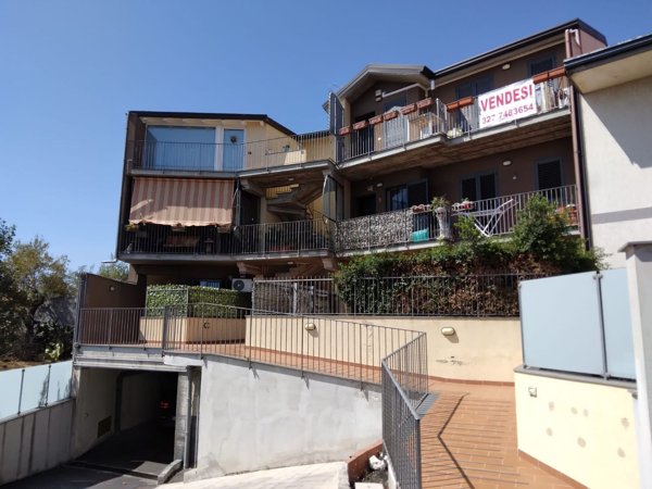 appartamento in vendita a Camporotondo Etneo