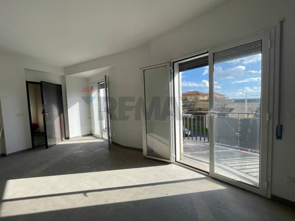 appartamento in vendita a Camporotondo Etneo in zona Centro Storico
