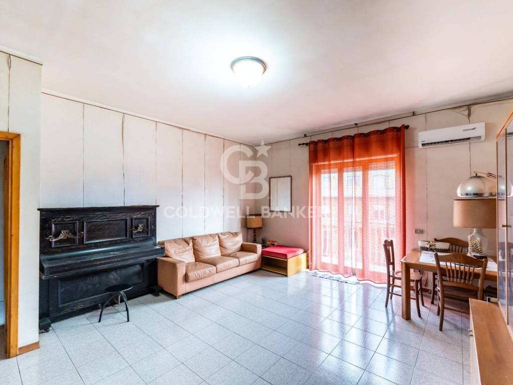 appartamento in vendita a Camporotondo Etneo in zona Centro Storico