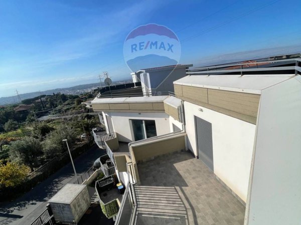 appartamento in vendita a Camporotondo Etneo in zona Centro Storico