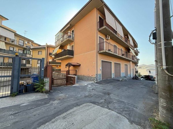 appartamento in vendita a Camporotondo Etneo