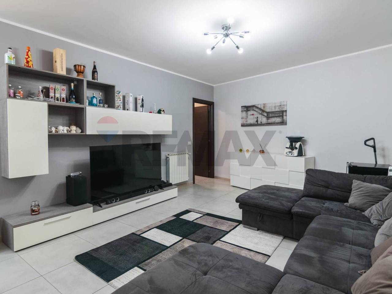 appartamento in vendita a Camporotondo Etneo in zona Centro Storico