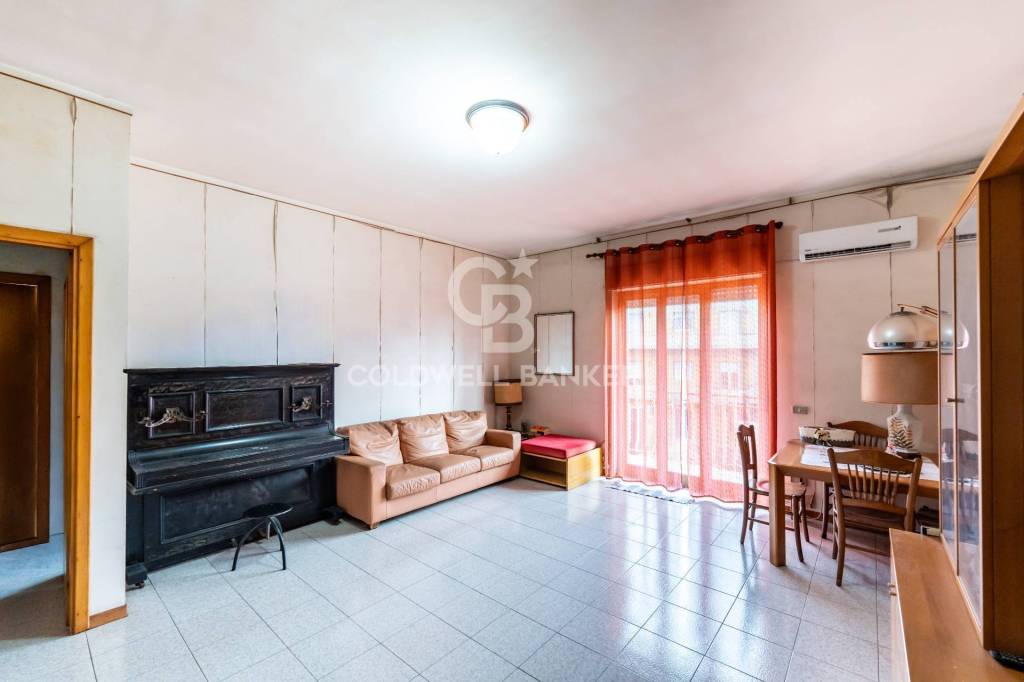 appartamento in vendita a Camporotondo Etneo in zona Centro Storico