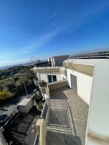 appartamento in vendita a Camporotondo Etneo in zona Centro Storico