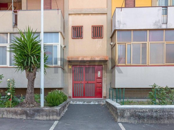 appartamento in vendita a Camporotondo Etneo in zona Villaggio Sant'Antonio