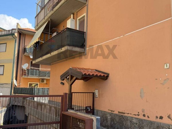 appartamento in vendita a Camporotondo Etneo in zona Centro Storico