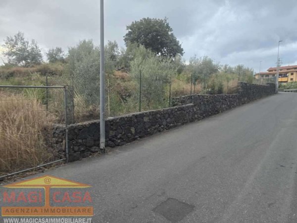 terreno agricolo in vendita a Camporotondo Etneo in zona Centro Storico