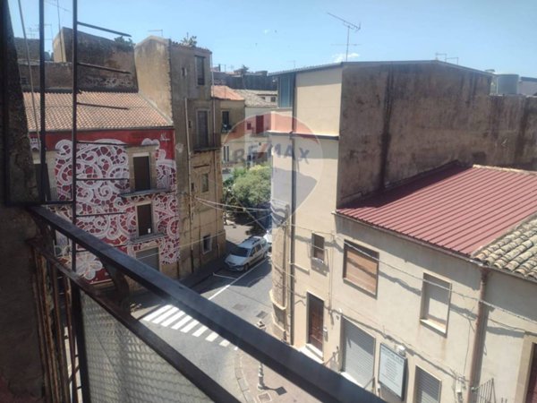 appartamento in vendita a Camporotondo Etneo in zona Centro Storico