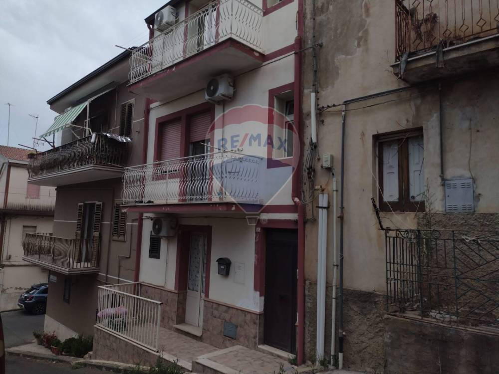 casa indipendente in vendita a Camporotondo Etneo