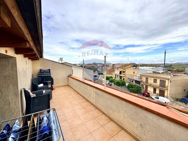 appartamento in vendita a Camporotondo Etneo