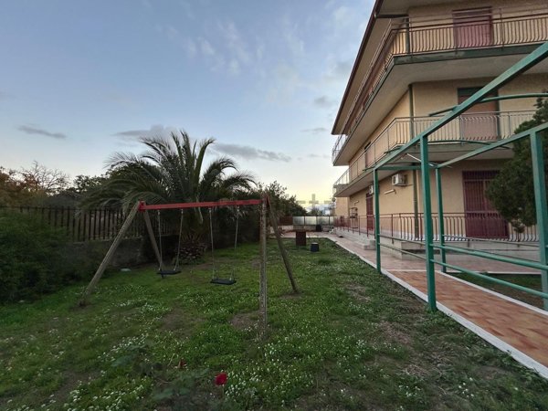 appartamento in vendita a Camporotondo Etneo in zona Centro Storico