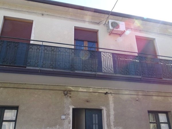 casa semindipendente in vendita a Camporotondo Etneo in zona Centro Storico