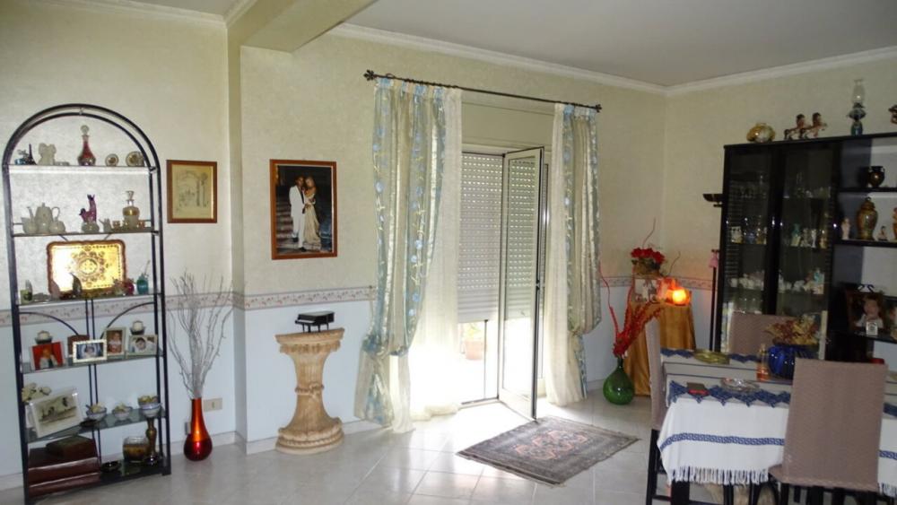 appartamento in vendita a Camporotondo Etneo in zona Centro Storico