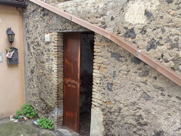 casa indipendente in vendita a Camporotondo Etneo in zona Centro Storico