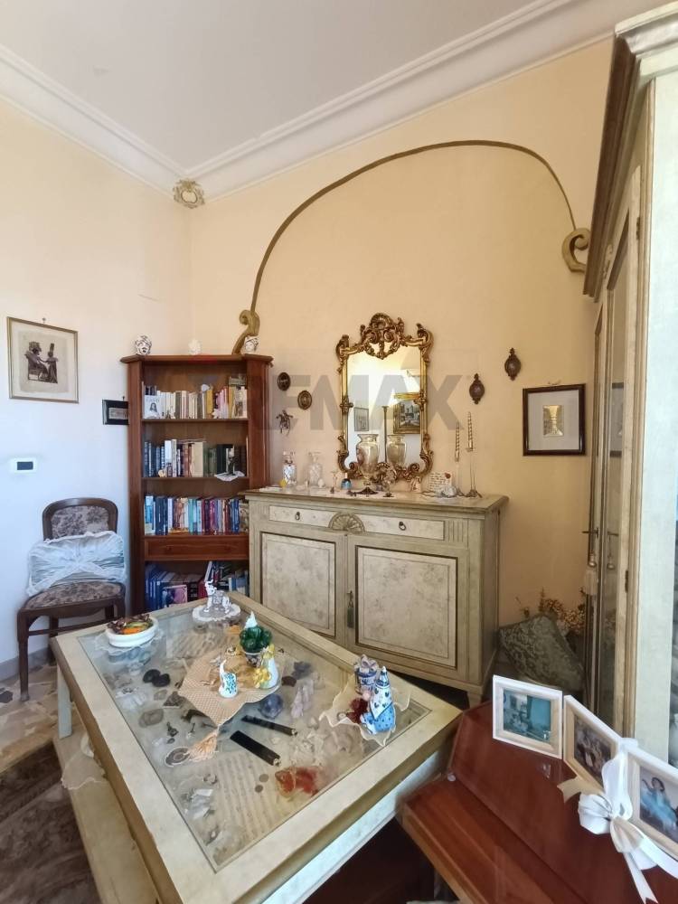 appartamento in vendita a Camporotondo Etneo in zona Centro Storico