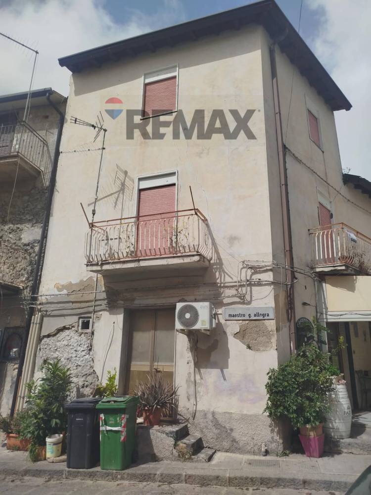 casa indipendente in vendita a Camporotondo Etneo
