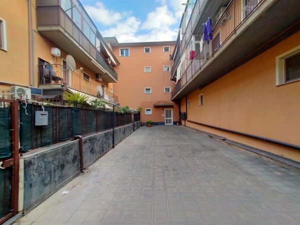 appartamento in vendita a Camporotondo Etneo