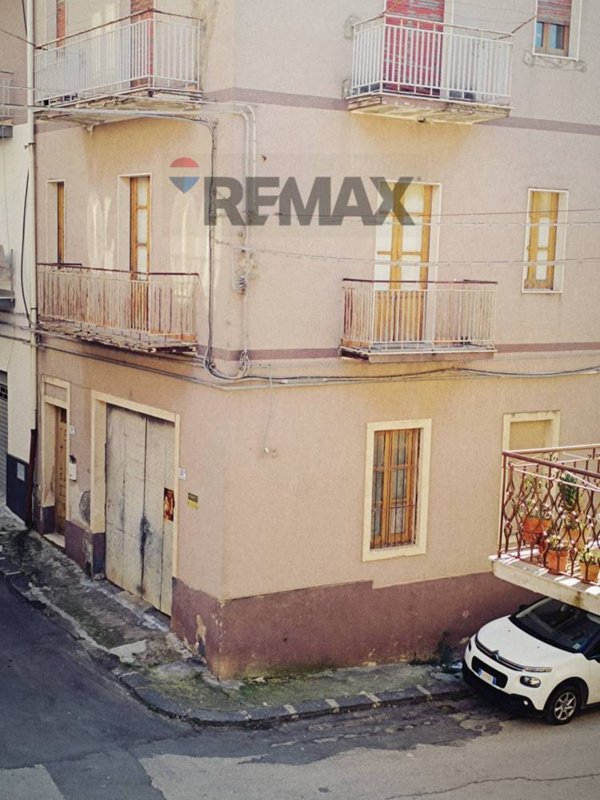 casa indipendente in vendita a Camporotondo Etneo
