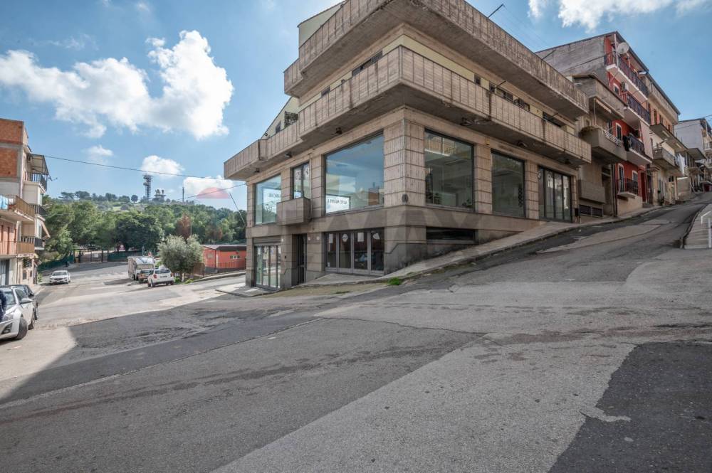 casa indipendente in vendita a Camporotondo Etneo