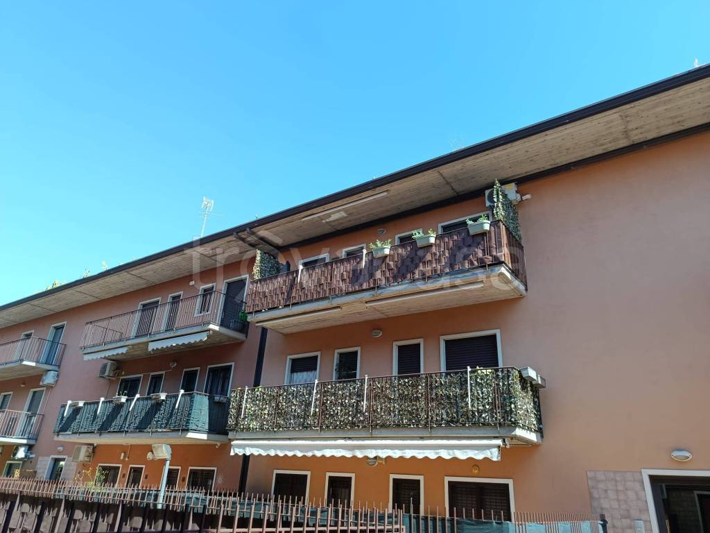 appartamento in vendita a Camporotondo Etneo in zona Piano Tavola