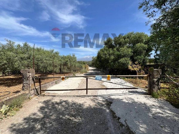 terreno agricolo in vendita a Camporotondo Etneo