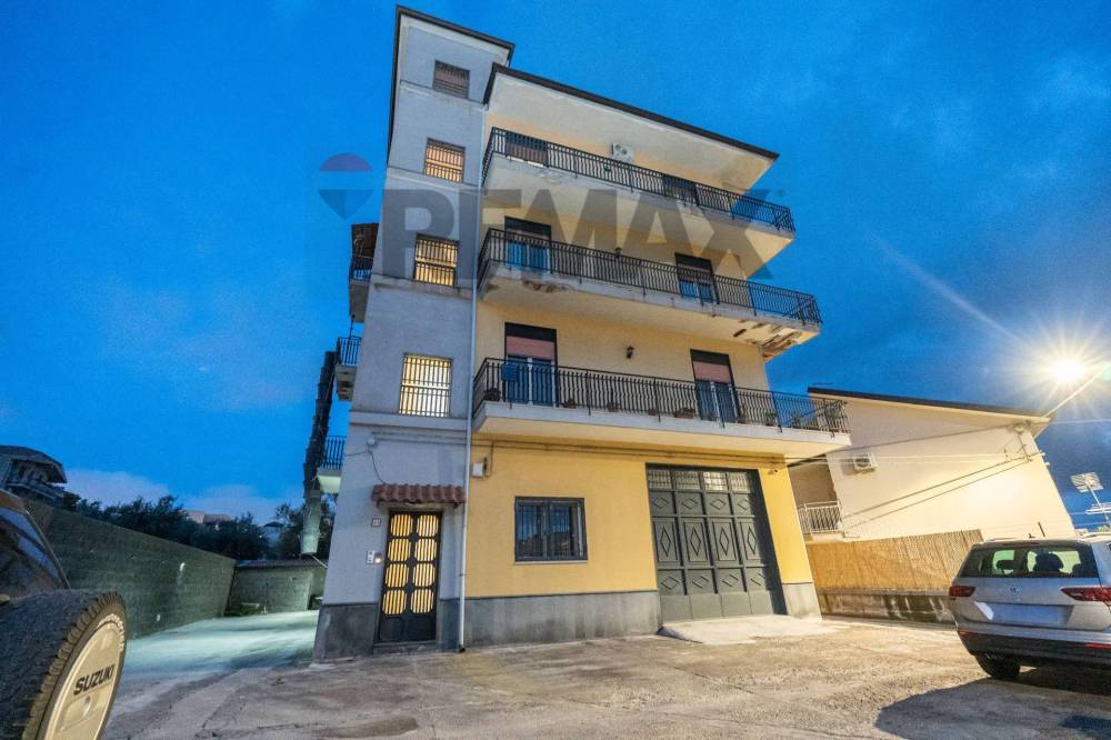 appartamento in vendita a Camporotondo Etneo