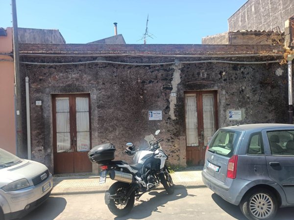 casa indipendente in vendita a Camporotondo Etneo