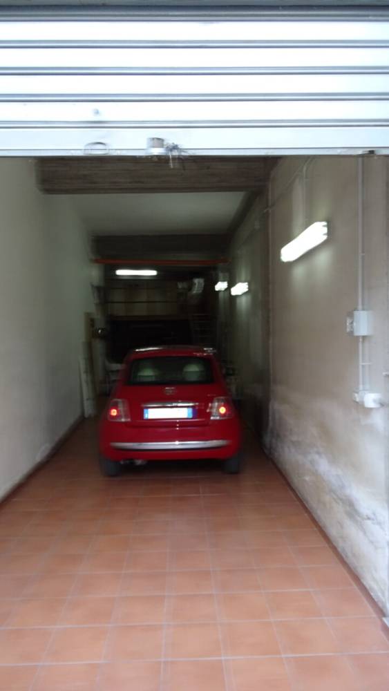 locale di sgombero in vendita a Camporotondo Etneo in zona Centro Storico
