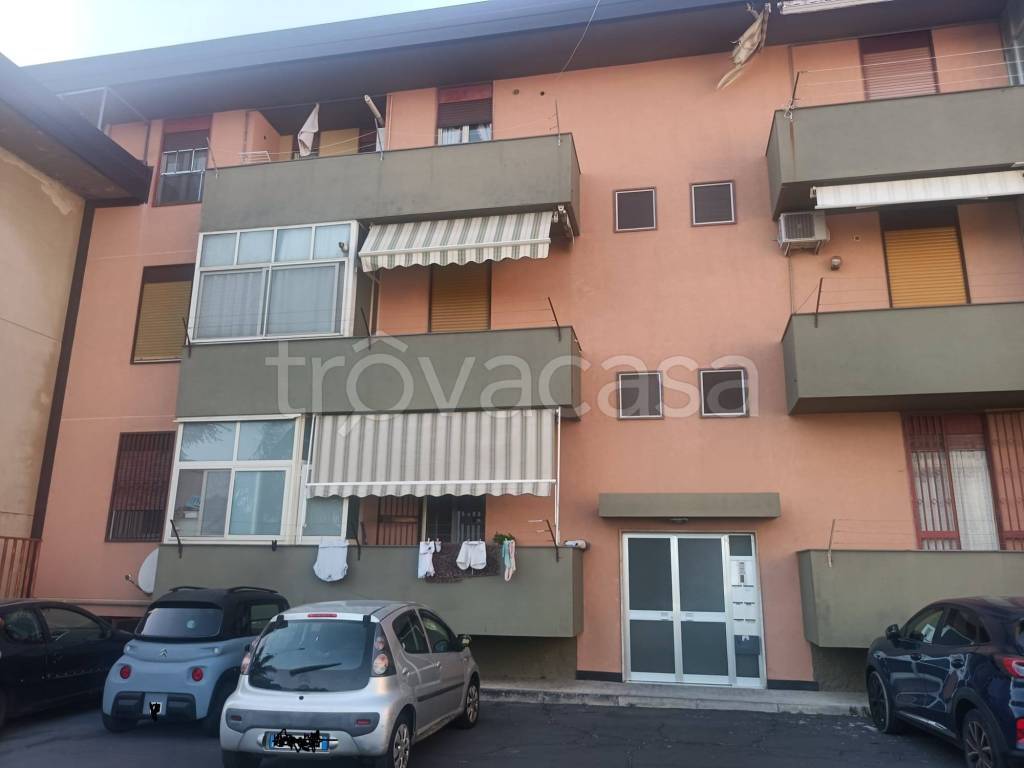 appartamento in vendita a Camporotondo Etneo in zona Villaggio Sant'Antonio