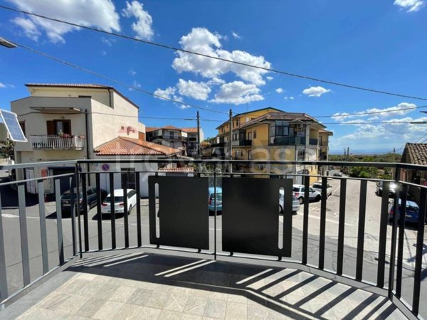 appartamento in vendita a Camporotondo Etneo in zona Centro Storico