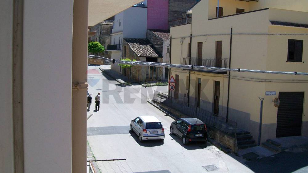 appartamento in vendita a Camporotondo Etneo