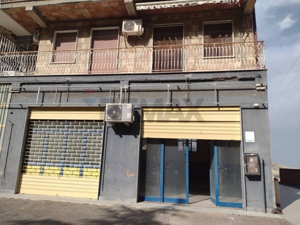 locale commerciale in vendita a Camporotondo Etneo