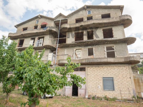 casale in vendita a Camporotondo Etneo