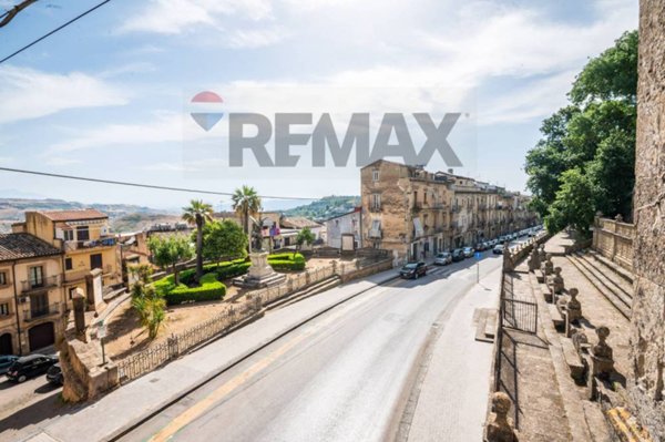 appartamento in vendita a Camporotondo Etneo in zona Centro Storico