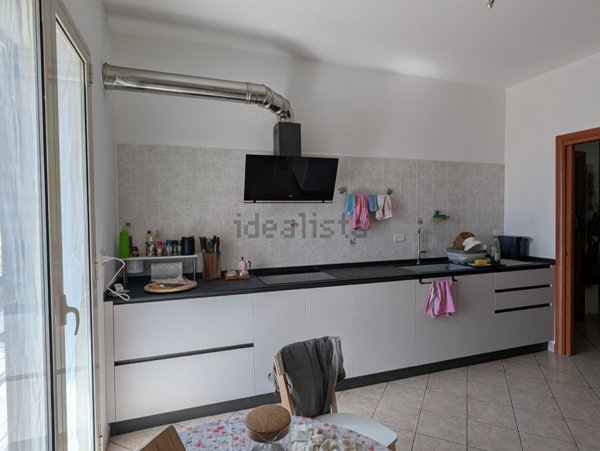 appartamento in vendita a Camporotondo Etneo in zona Centro Storico