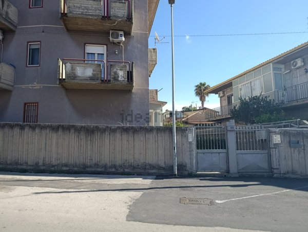 appartamento in vendita a Camporotondo Etneo in zona Centro Storico