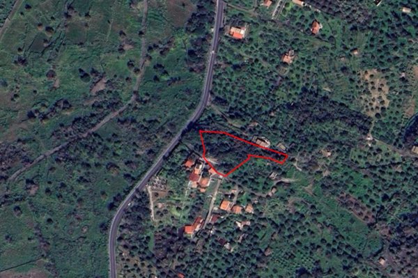 terreno edificabile in vendita a Camporotondo Etneo in zona Centro Storico
