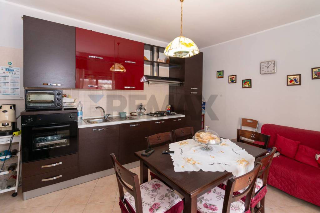 appartamento in vendita a Camporotondo Etneo in zona Centro Storico