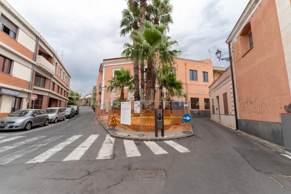 casa indipendente in vendita a Camporotondo Etneo in zona Centro Storico