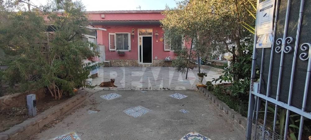 casa indipendente in vendita a Camporotondo Etneo