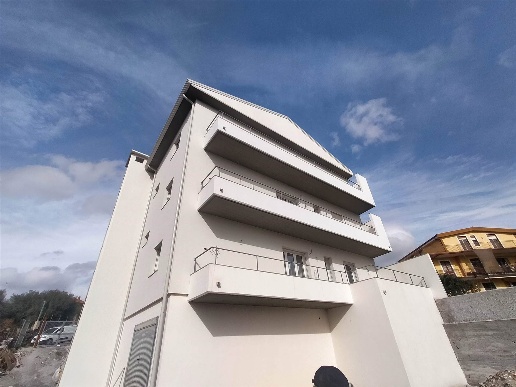 appartamento in vendita a Camporotondo Etneo in zona Centro Storico